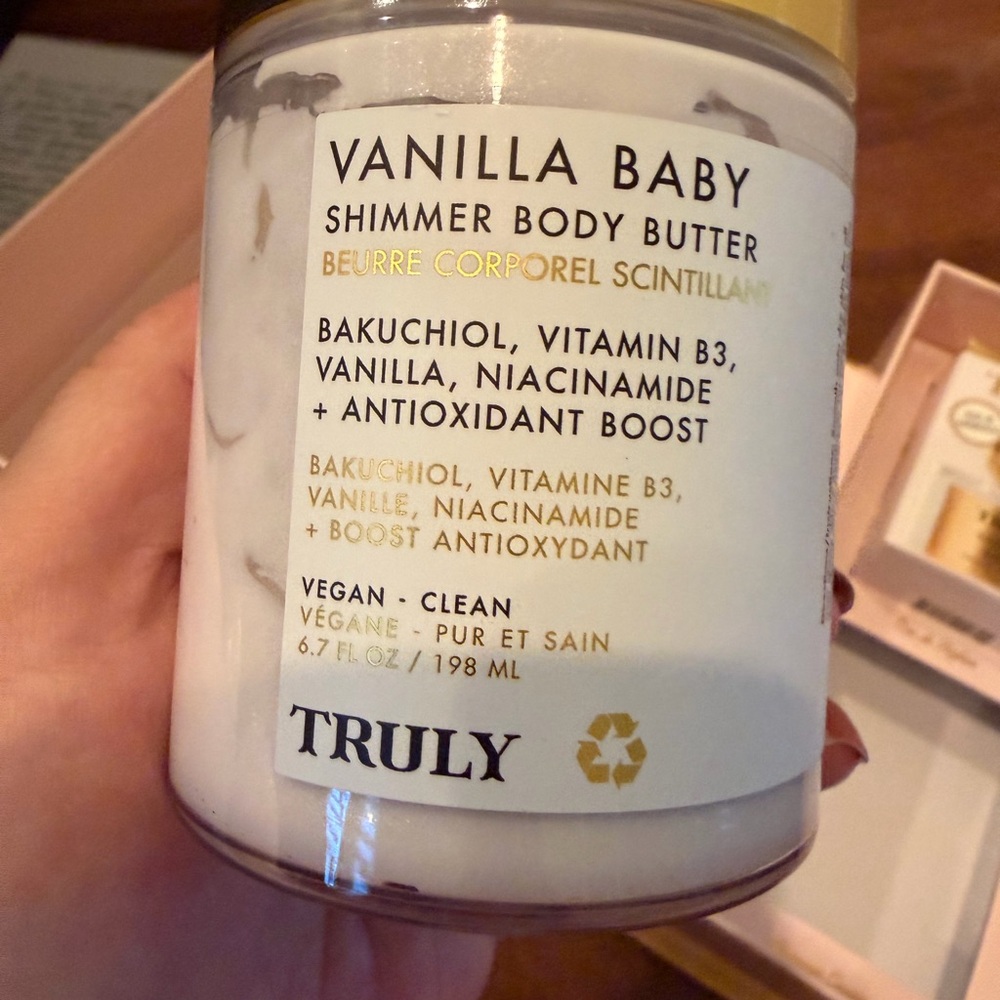 TRULY Vanilla Baby Shimmer Body Butter and Luxury Body Oil Set - Picture 13 of 14